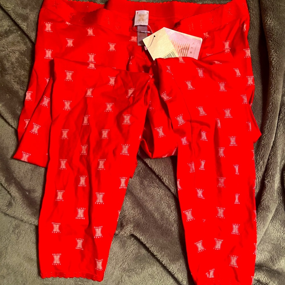 SAVAGE X FENTY LEGGINGS